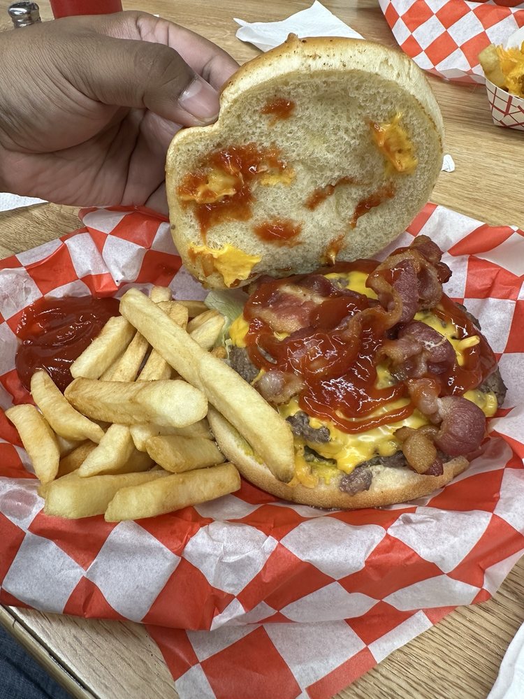 PAPA ERIC’S BURGERS - Updated July 2025 - 15 Photos & 57 Reviews - 2066 ...