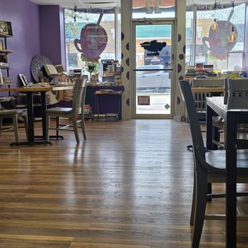 Common Grounds Vibe Cafe - Coffee & Tea Near Me - Lombard, Illinois