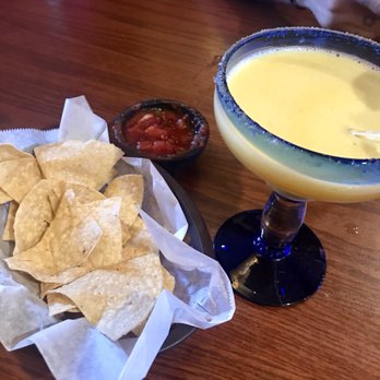 Los Cerros Mexican Grill - Chips, salsa and mango margarita - Mexican Near Me - El Sobrante, California Los Cerros Mexican Grill - Chips, salsa and mango margarita - Mexican Near Me - El Sobrante, California
