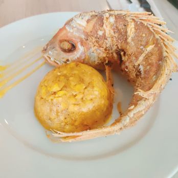 Desecheo Restaurant - Fried snapper - Puerto Rican Near Me - Aguadilla, Puerto Rico