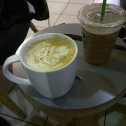 Starbucks - Pumkin spice latte med soyamelk og mocca frappe