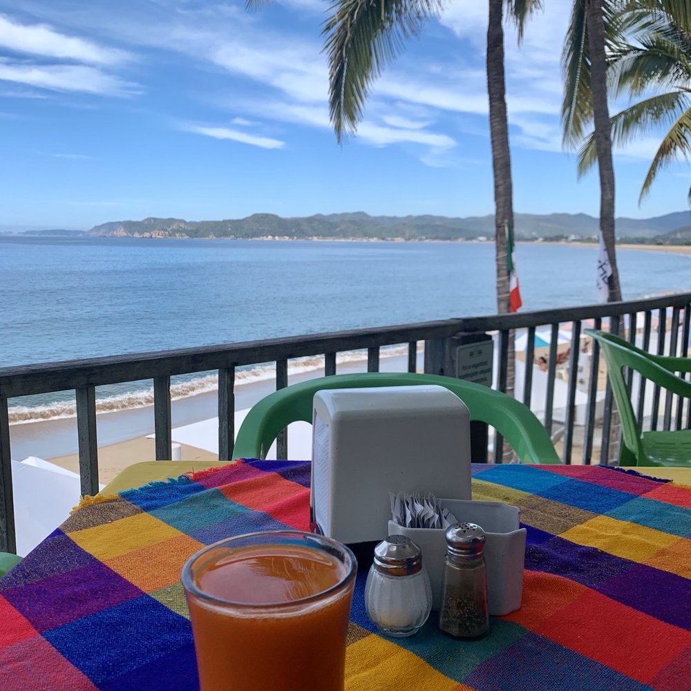 Restaurant Bananas - Another glass of carrot juice please - American Near Me - Cihuatlán, JAL Restaurant Bananas - Another glass of carrot juice please - American Near Me - Cihuatlán, JAL