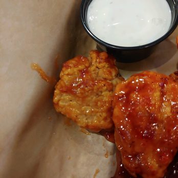 Buffalo Wild Wings - American Near Me - Waynesboro, Virginia