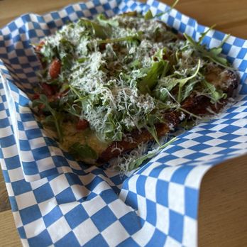 18Seventy Brewing - Margarita pizza - Breweries Near Me - Modesto, California