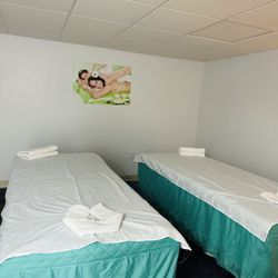 Peaceful Massage - Couple's Massage Room