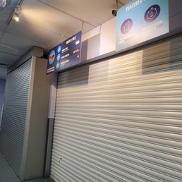 Wash and fold service (not open on a Tuesday night)