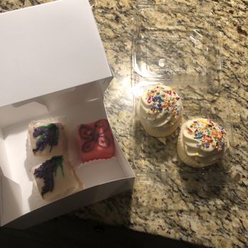 Olivera's Cake Gallery - Custom Cakes Near Me - Hemet, California