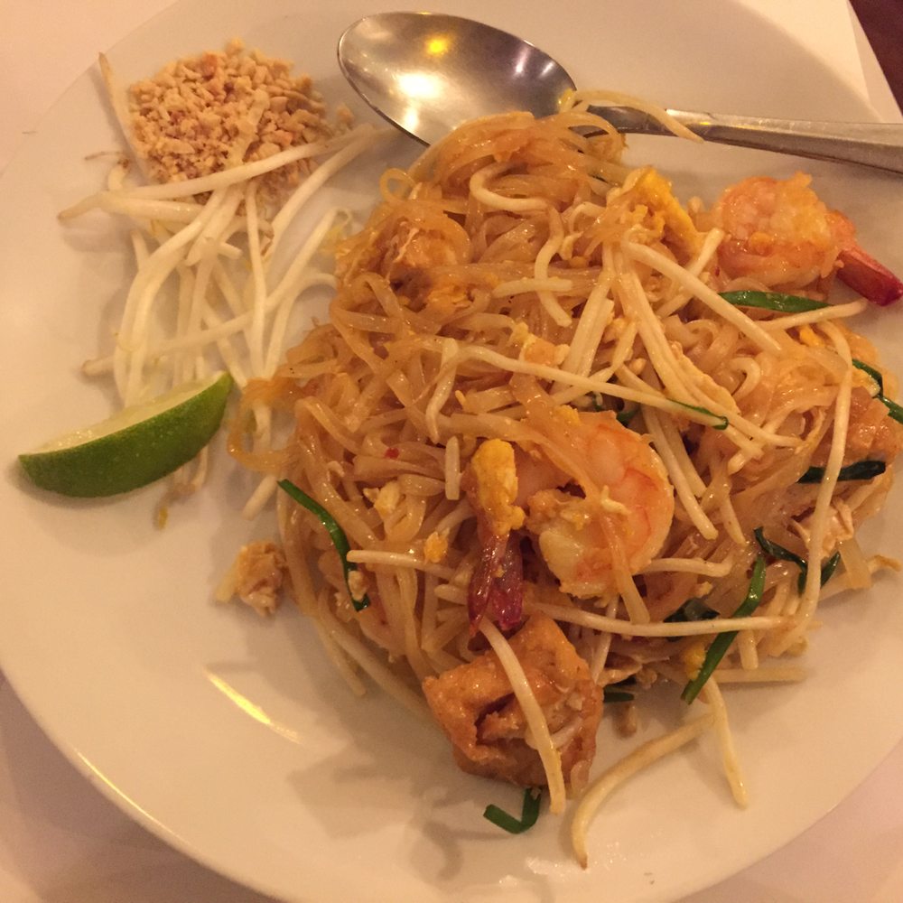 Sweet Basil Thai - pad thai with prawn - Thai Near Me - Berkeley, California Sweet Basil Thai - pad thai with prawn - Thai Near Me - Berkeley, California