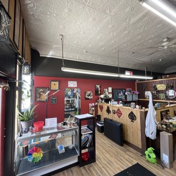 Bear Bones Tattoo Gallery - Lobby entrance - Tattoo Near Me - Bellefontaine, Ohio Bear Bones Tattoo Gallery - Lobby entrance - Tattoo Near Me - Bellefontaine, Ohio