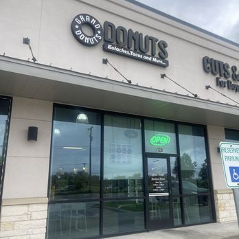 Grand donuts - Outside - Donuts Near Me - Round Rock, Texas