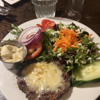 Baird's On B - Waygu burger no bun - Cocktail Bars Near Me - Lake Oswego, Oregon Baird's On B - Waygu burger no bun - Cocktail Bars Near Me - Lake Oswego, Oregon