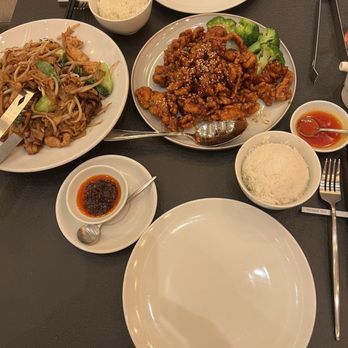 Panda Inn - Phoenix Chicken, chow fun - Chinese Near Me - Pasadena, California Panda Inn - Phoenix Chicken, chow fun - Chinese Near Me - Pasadena, California