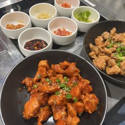 Garlic and Sweet-Spicy Boneless fried chicken Garlic and Sweet-Spicy Boneless fried chicken