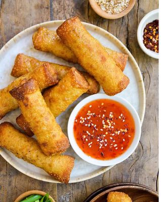 China Dragon by null