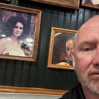 Mystic Pizza - Julia Roberts - Pizza Near Me - Mystic, Connecticut