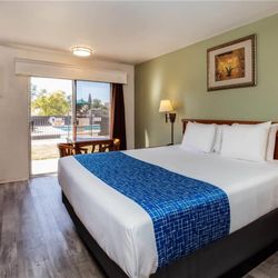 Travelodge by Wyndham Red Bluff - Guest room