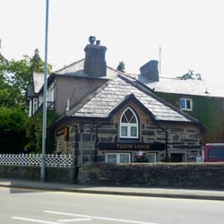 Tudor Lodge - Tudor Lodge, Porthmadog