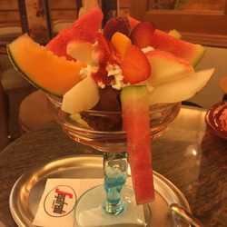 Eiscafe Amadeus - Der Früchtebecher ist ein Früchtetraum - auch im Winter!