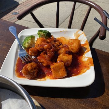 Dim Sum Mania - General Tso Chicken with tofu - Dim Sum Near Me Dim Sum Mania - General Tso Chicken with tofu - Dim Sum Near Me