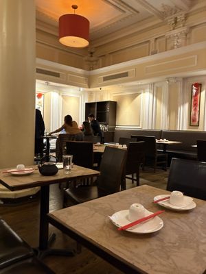 Han Dynasty Upper West Side by null