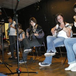 Le Triolet de Croches - Élèves sur scène spectacle de fin d'année
