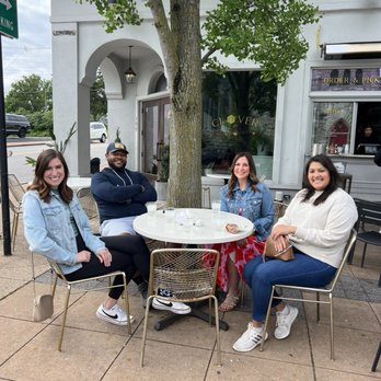 The Clover & the Bee - Breakfast & Brunch Near Me - Webster Groves, Missouri