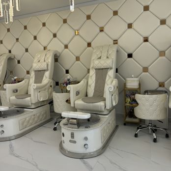 Colorful Nail Spa - Pedicure area, they line the tubs so they are clean - Nail Salons Near Me - SW Ranches, Florida Colorful Nail Spa - Pedicure area, they line the tubs so they are clean - Nail Salons Near Me - SW Ranches, Florida