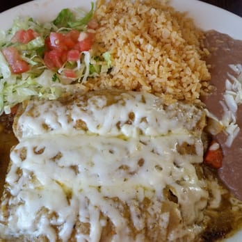 Taqueria Mexico 2000 - Green Enchiladas Suizas dinner - Mexican Near Me - Addison, Illinois Taqueria Mexico 2000 - Green Enchiladas Suizas dinner - Mexican Near Me - Addison, Illinois