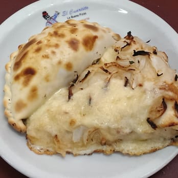 El Cuartito - Fuggazetta pizza and an empanada - Pizza Near Me - Buenos Aires, C