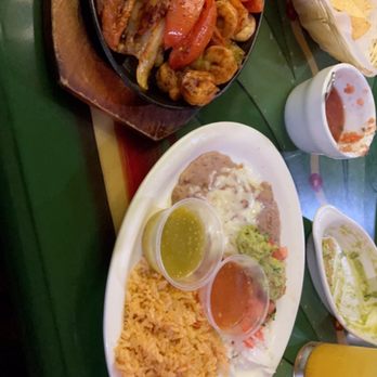 La Barca Restaurant - Shrimp fajita $23.95 - Mexican Near Me - Los Angeles, California La Barca Restaurant - Shrimp fajita $23.95 - Mexican Near Me - Los Angeles, California
