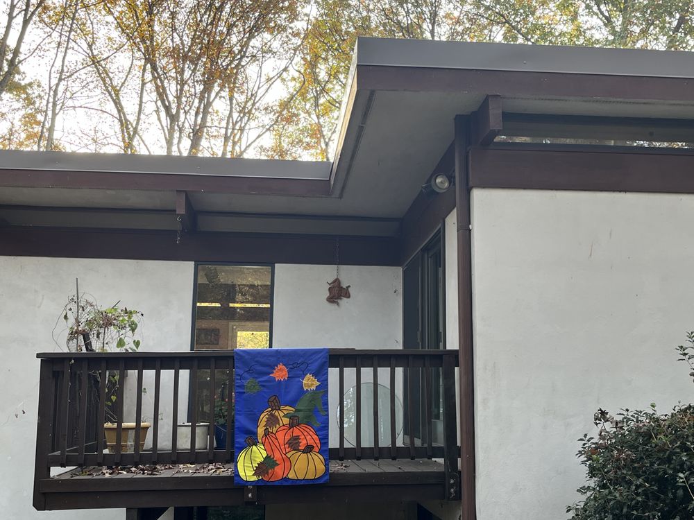 Slide of Argueta's Roofing Specialist