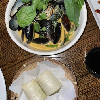 Shinsen Evanston - Red Curry Mussels - Sushi Bars Near Me - Evanston, Illinois Shinsen Evanston - Red Curry Mussels - Sushi Bars Near Me - Evanston, Illinois