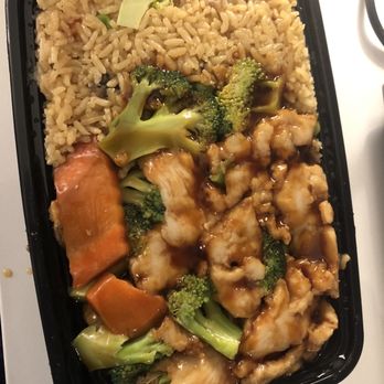 China Wok 2 - Chicken C7. Chicken with Broccoli Combination Special - Chinese Near Me - West Columbia, South Carolina China Wok 2 - Chicken C7. Chicken with Broccoli Combination Special - Chinese Near Me - West Columbia, South Carolina