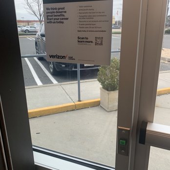 Verizon - The store location - Mobile Phones Near Me - East Brunswick, New Jersey