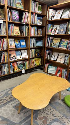 57th Street Books by null