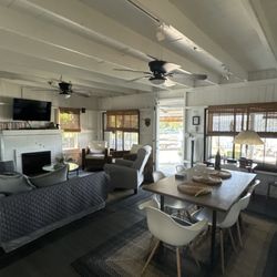 The Cottages on Keuka - Living room