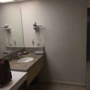 Pacifica Beach Hotel - Bathroom/ closet space. - Hotels Near Me - Pacifica, California