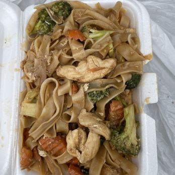 Rice Palace - Pad see ew. Basically noodles & soy sauce. I'll be drinking water all night. Not good. - Thai Near Me - Eau Claire, Wisconsin Rice Palace - Pad see ew. Basically noodles & soy sauce. I'll be drinking water all night. Not good. - Thai Near Me - Eau Claire, Wisconsin