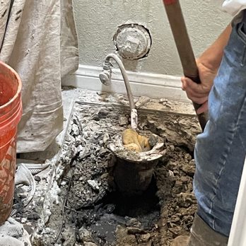 Drain Right Services - Main leak under the toilet in hallway bathroom - Plumbing Near Me - Gardena, California Drain Right Services - Main leak under the toilet in hallway bathroom - Plumbing Near Me - Gardena, California