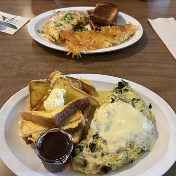 Jay's Cafe - Omelet with French toast side. So much food! - Cafes Near Me - Kenmore, Washington