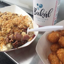 Head2Hock - Bacon Mac and Cheese, tater tots, sparkling water