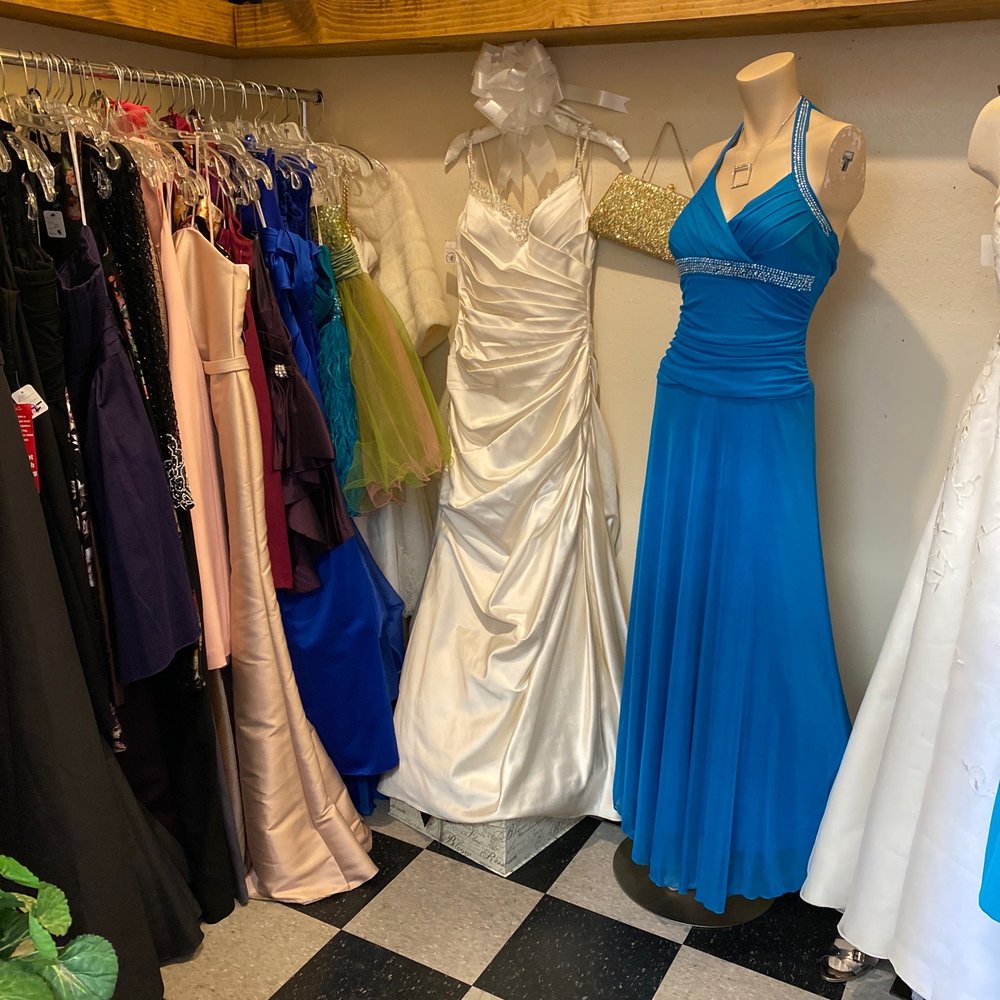 Lady Bug Boutique - dresses at 12$!!! - Thrift Stores Near Me - Fresno, California Lady Bug Boutique - dresses at 12$!!! - Thrift Stores Near Me - Fresno, California