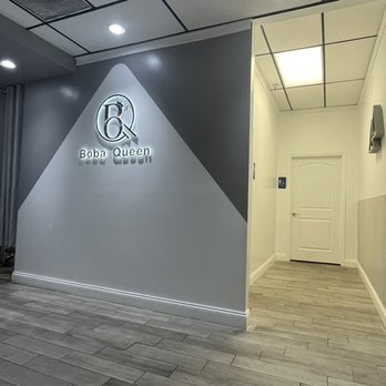 Boba Queen - Bathroom hallway entrance - Bubble Tea Near Me - Orlando, Florida