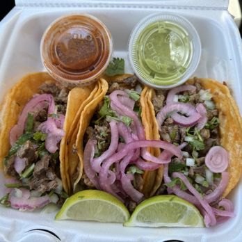 Niko's Red Tacos - Asada tacos - Food Trucks Near Me - Los Angeles, California