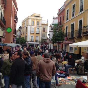 Mercado de Feria - Dense streets for several blocks - Farmers Market Near Me - Seville, SE Mercado de Feria - Dense streets for several blocks - Farmers Market Near Me - Seville, SE