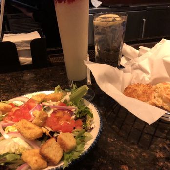 Red Lobster - Salad, with garlic cheddar biscuits - Seafood Near Me - Albuquerque, New Mexico