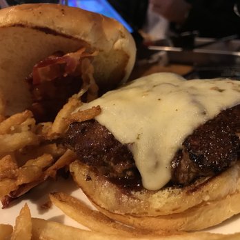 Applebee's Grill + Bar - American Near Me - Hicksville, New York