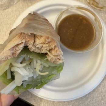 Le Paradis - Not enough peanut sauce - Vietnamese Near Me - Hayward, California