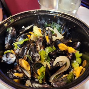 Lobster House - Mussels in white wine sauce - Belgian Near Me - Brussels, BRU Lobster House - Mussels in white wine sauce - Belgian Near Me - Brussels, BRU
