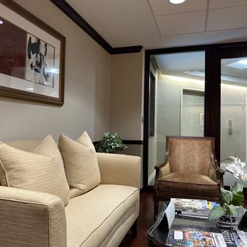 Meyers Hurvitz Abrahams - Another view of the waiting area. - Estate Planning Law Near Me - Rockville, Maryland Meyers Hurvitz Abrahams - Another view of the waiting area. - Estate Planning Law Near Me - Rockville, Maryland